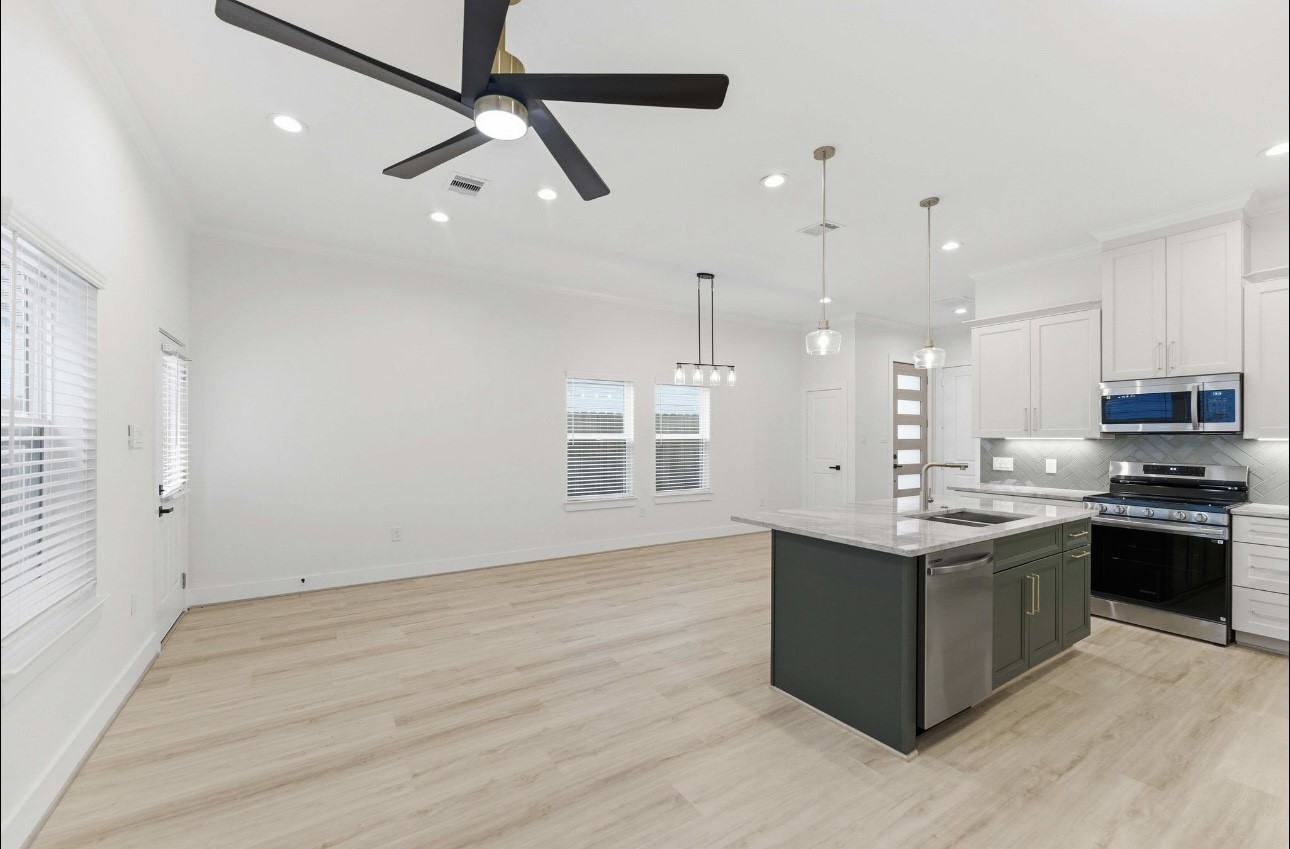 7809 Dyer Street Houston, TX 77088 - Photo 6 of 27