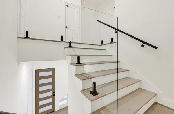 $479,999 | 7809 Dyer Street, Houston, TX 77088