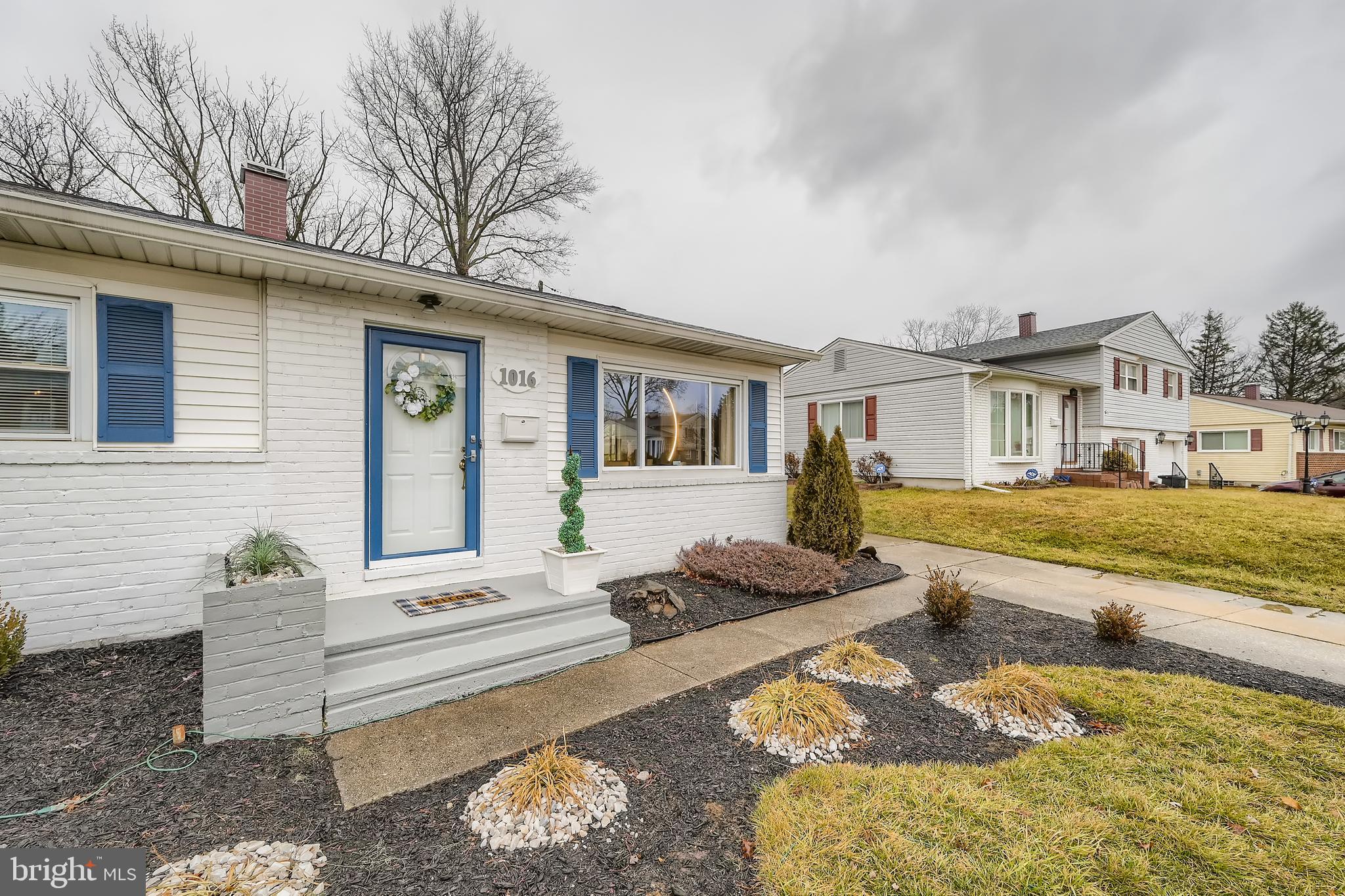 1016 Hartmont Road Baltimore, MD 21228 - Photo 2 of 17