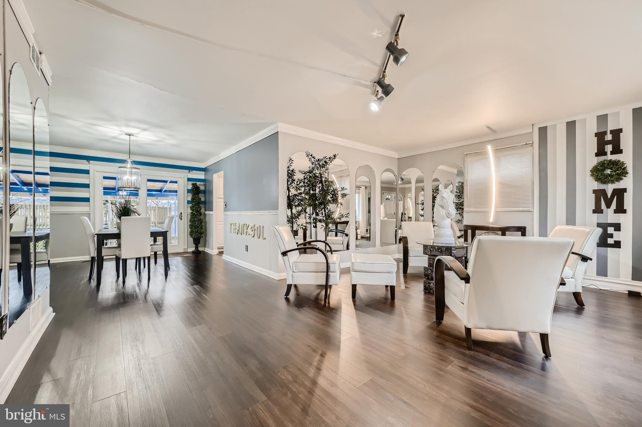 1016 Hartmont Road Baltimore, MD 21228 - Photo 4 of 17