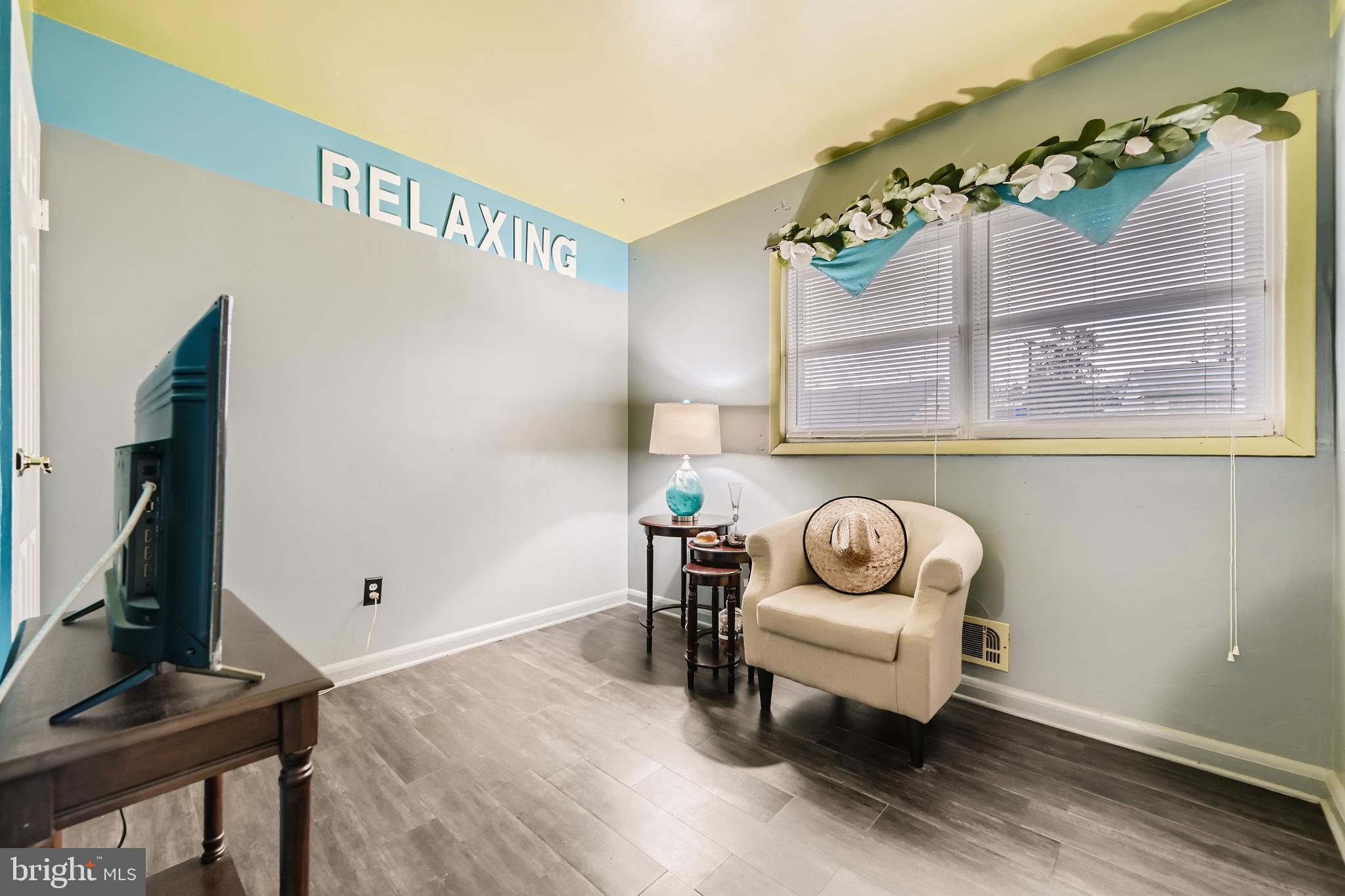 1016 Hartmont Road Baltimore, MD 21228 - Photo 9 of 17