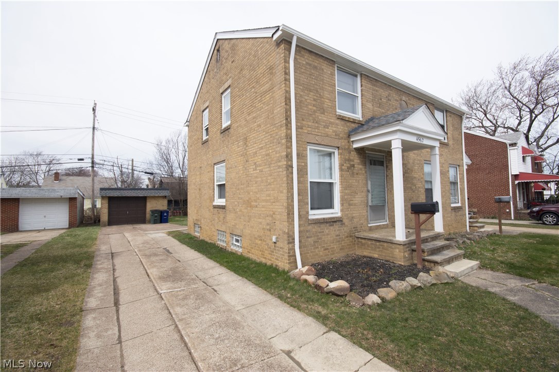 4560 Roadoan Road Brooklyn, OH 44144 - Photo 2 of 23