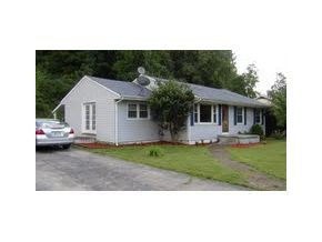 137 Hemlock Road Kingsport, TN 37663 - Photo 2 of 11 Photo 2