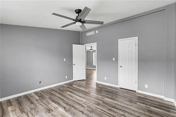 $220,000 | 1002 North White Oaks Lane, Oak Grove, MO 64075