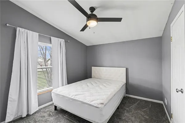 $220,000 | 1002 North White Oaks Lane, Oak Grove, MO 64075
