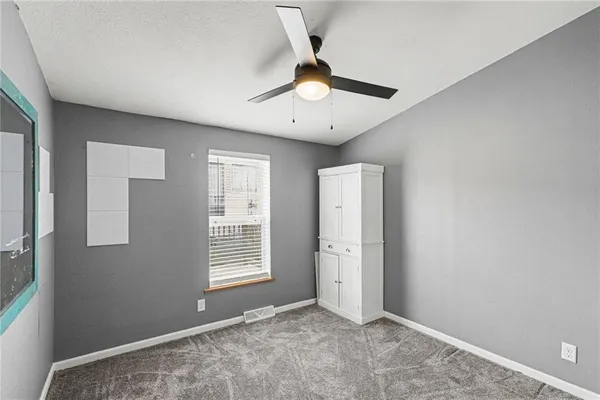 $220,000 | 1002 North White Oaks Lane, Oak Grove, MO 64075