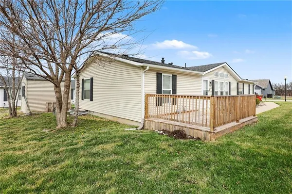 $220,000 | 1002 North White Oaks Lane, Oak Grove, MO 64075