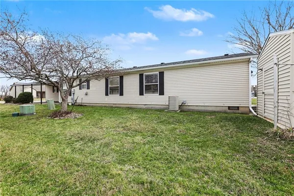 $220,000 | 1002 North White Oaks Lane, Oak Grove, MO 64075