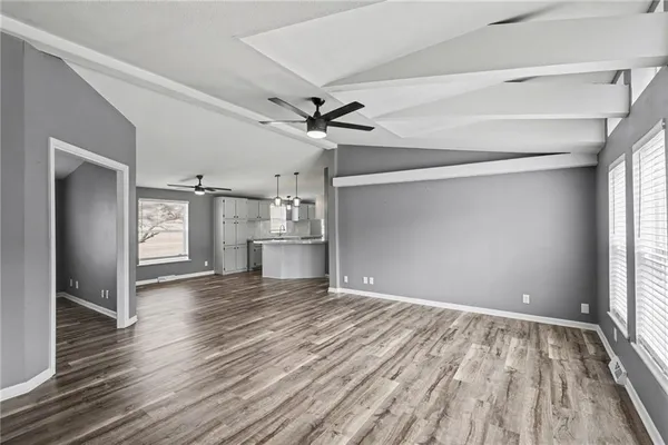 $220,000 | 1002 North White Oaks Lane, Oak Grove, MO 64075