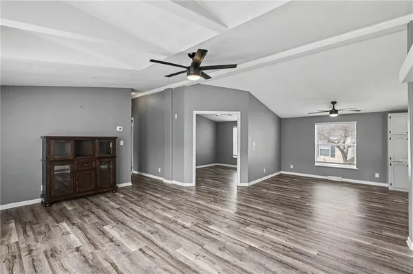 $220,000 | 1002 North White Oaks Lane, Oak Grove, MO 64075