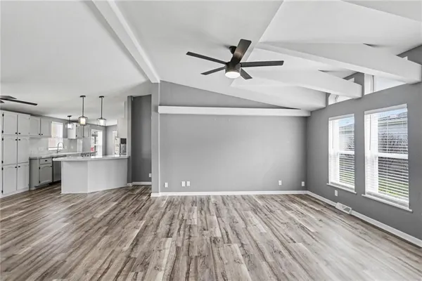 $220,000 | 1002 North White Oaks Lane, Oak Grove, MO 64075