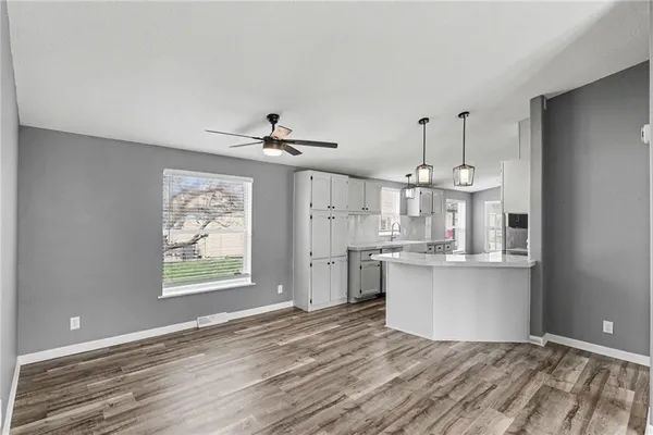 $220,000 | 1002 North White Oaks Lane, Oak Grove, MO 64075