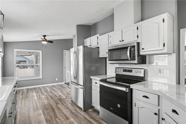 $220,000 | 1002 North White Oaks Lane, Oak Grove, MO 64075