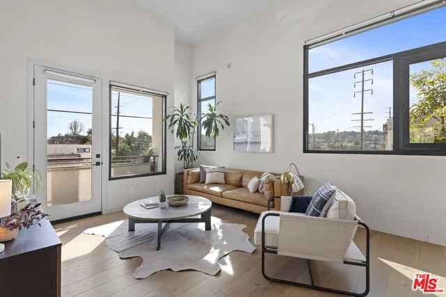 $999,000 | 4511 Eagle Rock Boulevard, Los Angeles, CA 90041