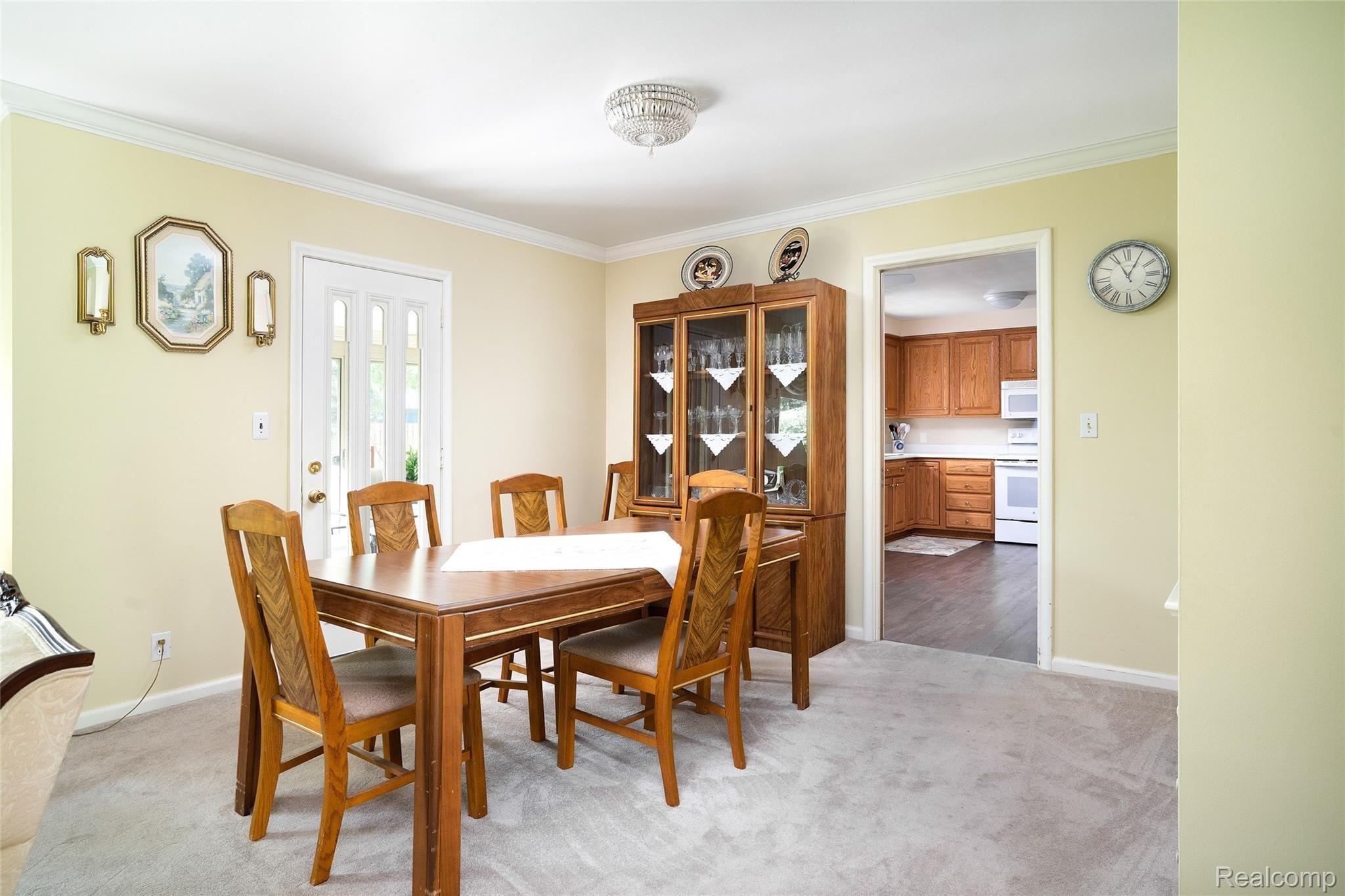 997 North Renaud Road Grosse Pointe, MI 48236 - Photo 9 of 32 9.jpg