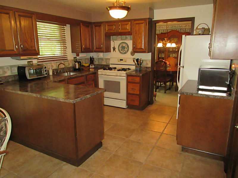 445 Markle Road Apollo, PA 15613 - Photo 5 of 25 Kitchen.
