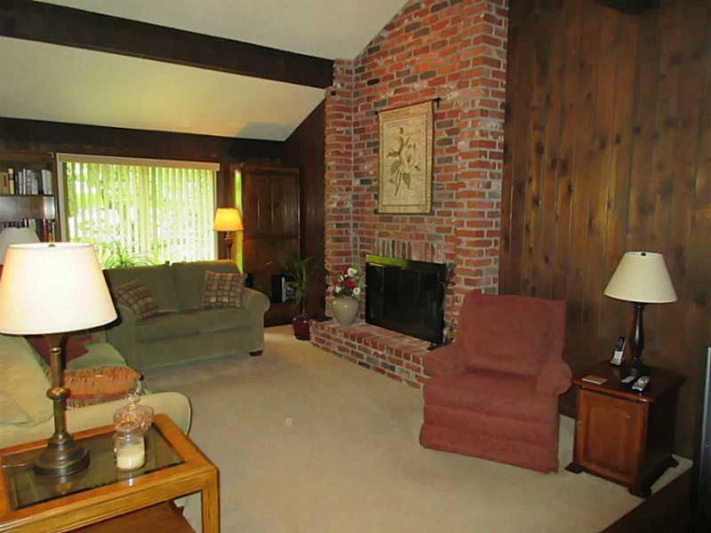 445 Markle Road Apollo, PA 15613 - Photo 8 of 25 Family Room.