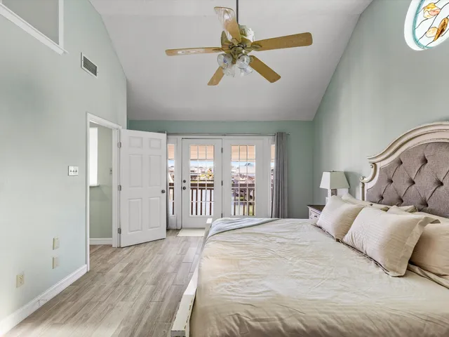 $3,250 | 334 Paradise Drive, Tiki Island, TX 77554