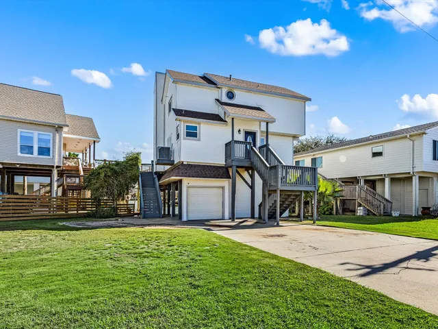 $3,250 | 334 Paradise Drive, Tiki Island, TX 77554