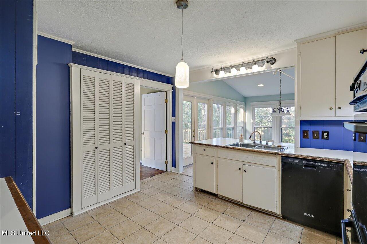 223 Hannah Drive Clinton, MS 39056 - Photo 16 of 41 16-223 Hannah Dr