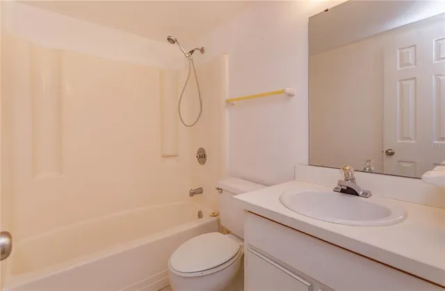 $215,000 | 81 Windtree Lane, Unit 104, Winter Garden, FL 34787