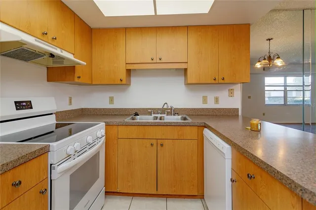 $215,000 | 81 Windtree Lane, Unit 104, Winter Garden, FL 34787