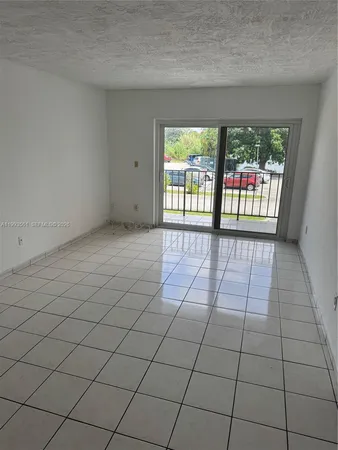 $1,800 | 5505 Northwest 7th Street, Unit W202, Miami, FL 33126