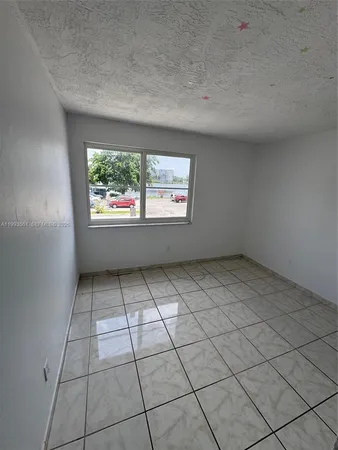 $1,800 | 5505 Northwest 7th Street, Unit W202, Miami, FL 33126