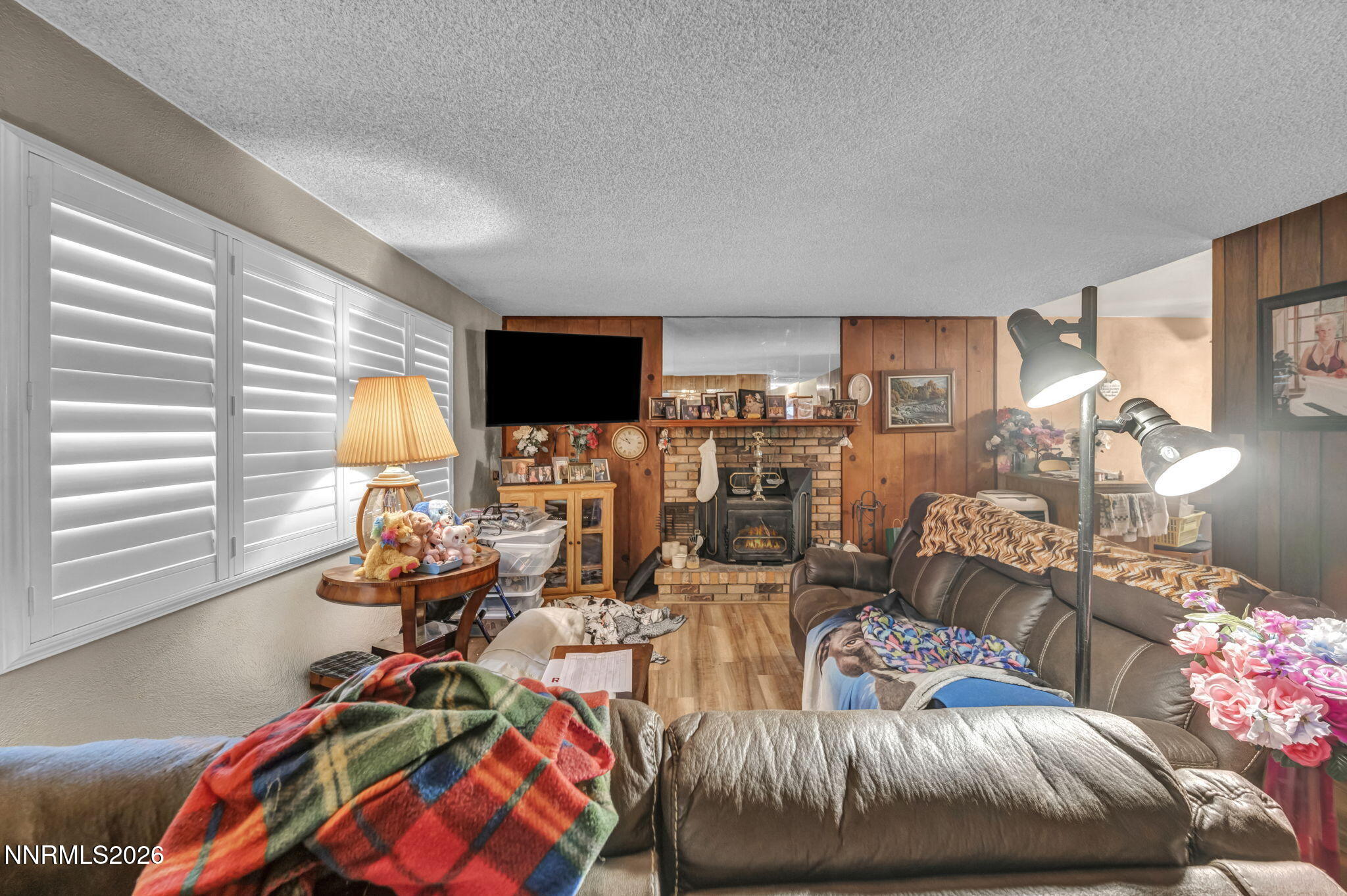 23-web-or-mls-801-rolando-way