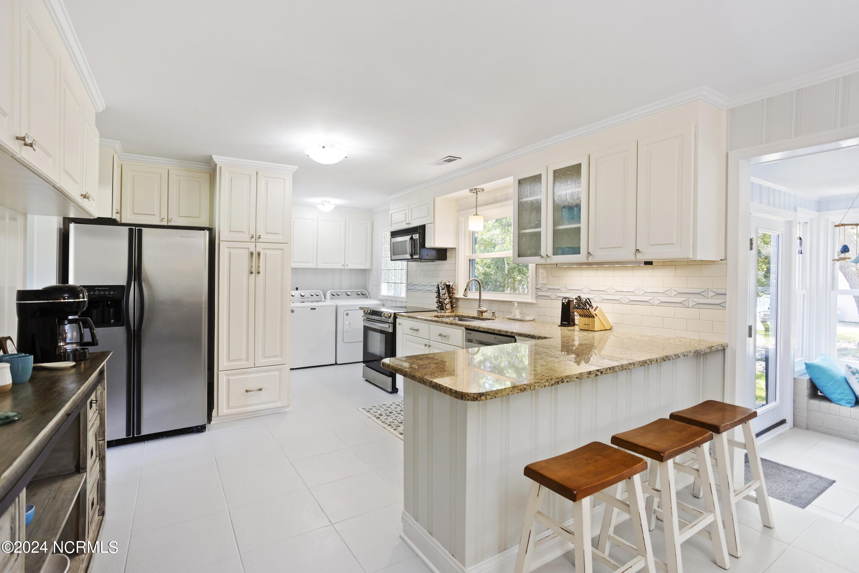 3926 Edgewood Road Wilmington, NC 28403 - Photo 8 of 47 3926 Edgewood Kitchen