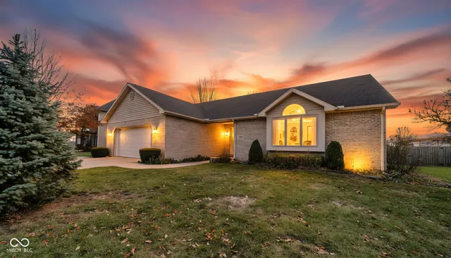 $289,900 | 7909 West Kennedy Parkway, Yorktown, IN 47396