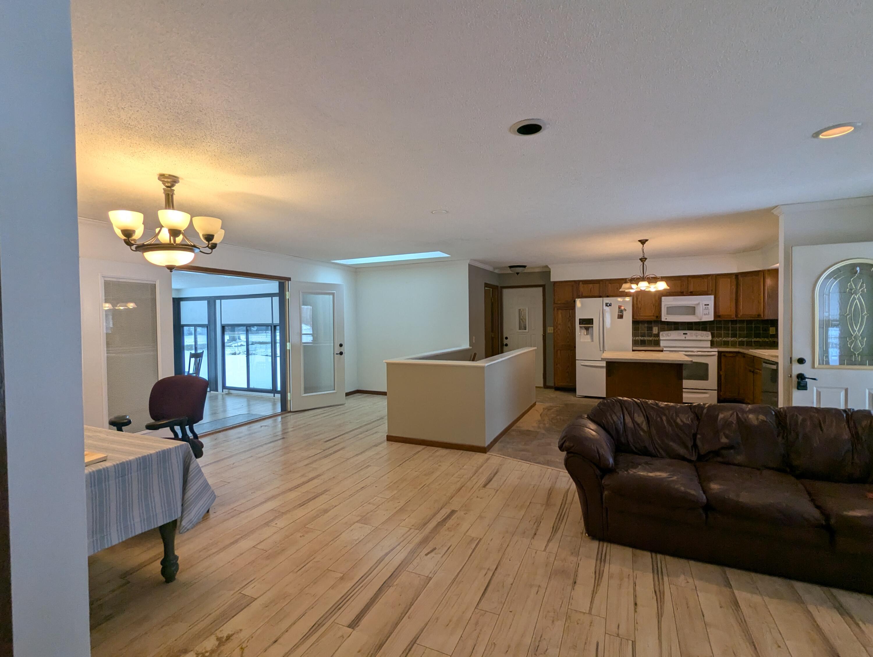 727 Margaret Street Sparta, WI 54656 - Photo 14 of 43 PXL_20260205_214526136