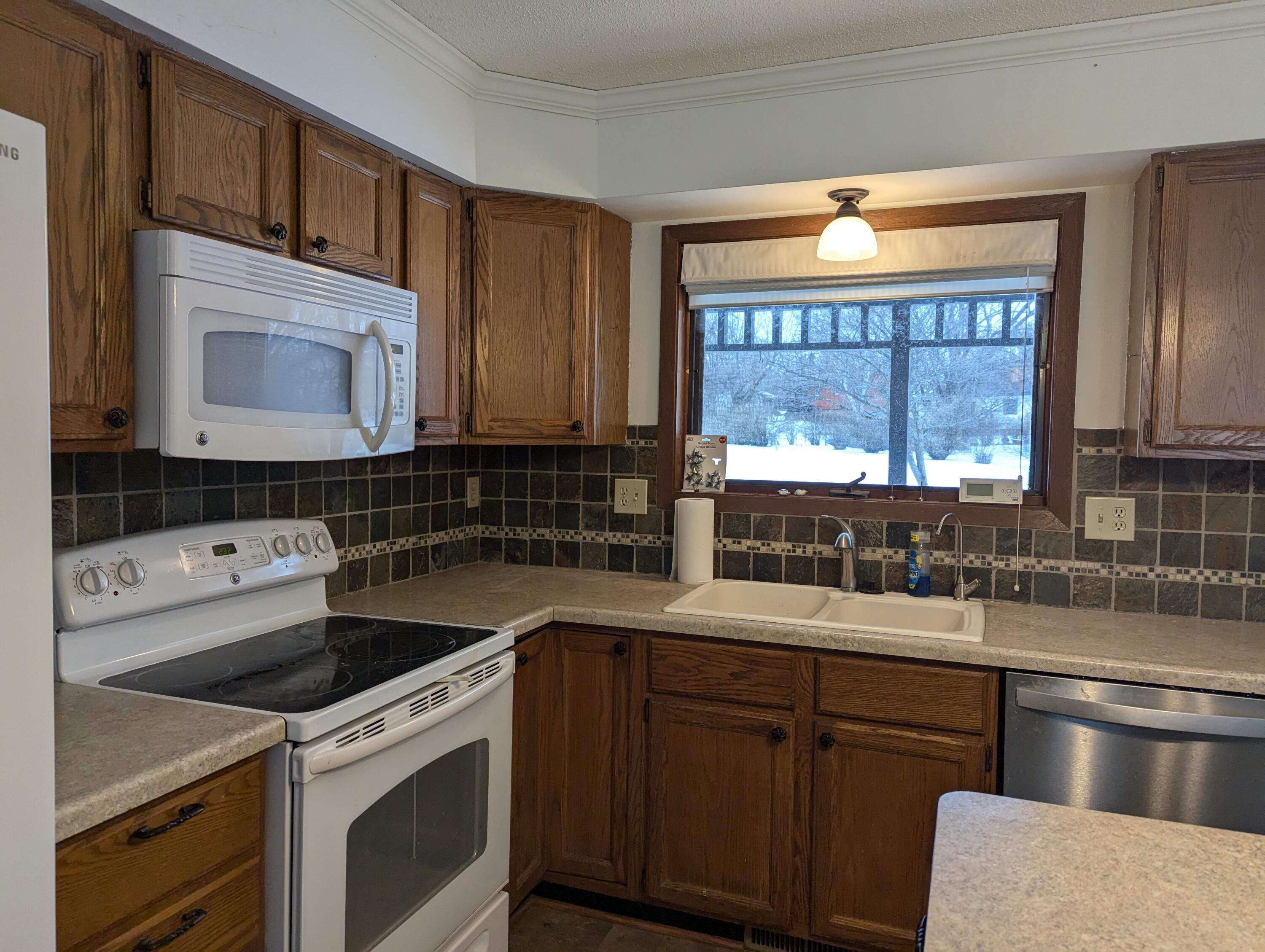 727 Margaret Street Sparta, WI 54656 - Photo 7 of 43 PXL_20260205_214816463