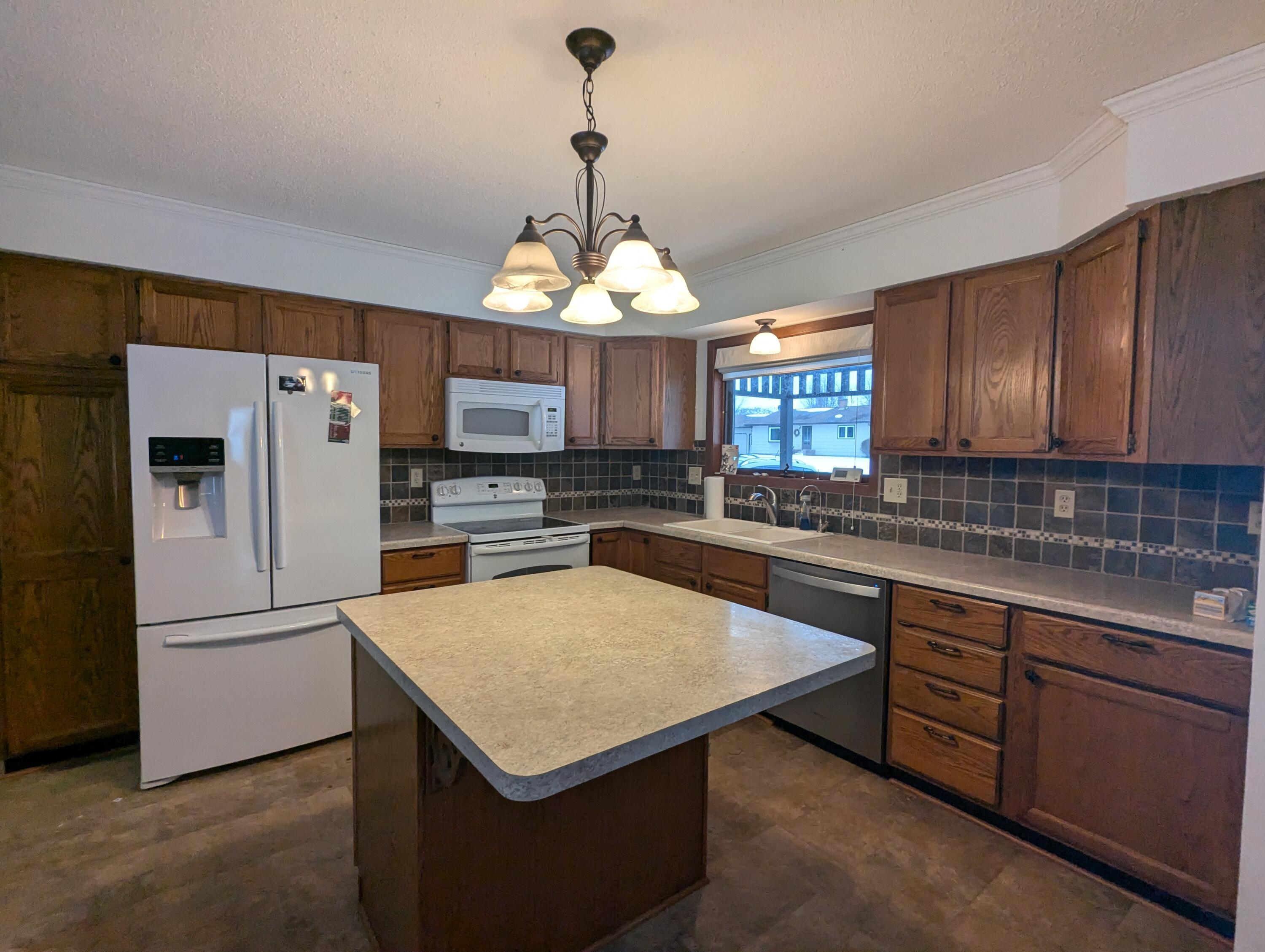 727 Margaret Street Sparta, WI 54656 - Photo 10 of 43 PXL_20260205_214609370