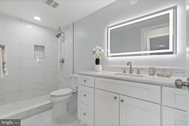 $2,700 | 8370 Greensboro Drive, Unit 1009, McLean, VA 22102