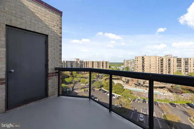 $2,700 | 8370 Greensboro Drive, Unit 1009, McLean, VA 22102