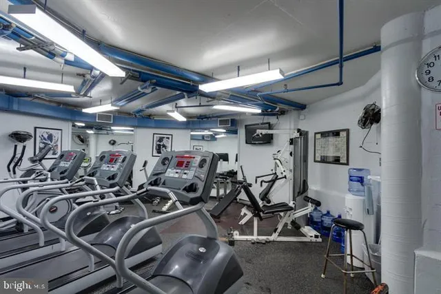 $2,700 | 8370 Greensboro Drive, Unit 1009, McLean, VA 22102