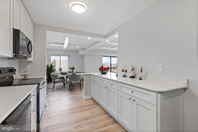 $2,700 | 8370 Greensboro Drive, Unit 1009, McLean, VA 22102