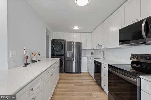 $2,700 | 8370 Greensboro Drive, Unit 1009, McLean, VA 22102