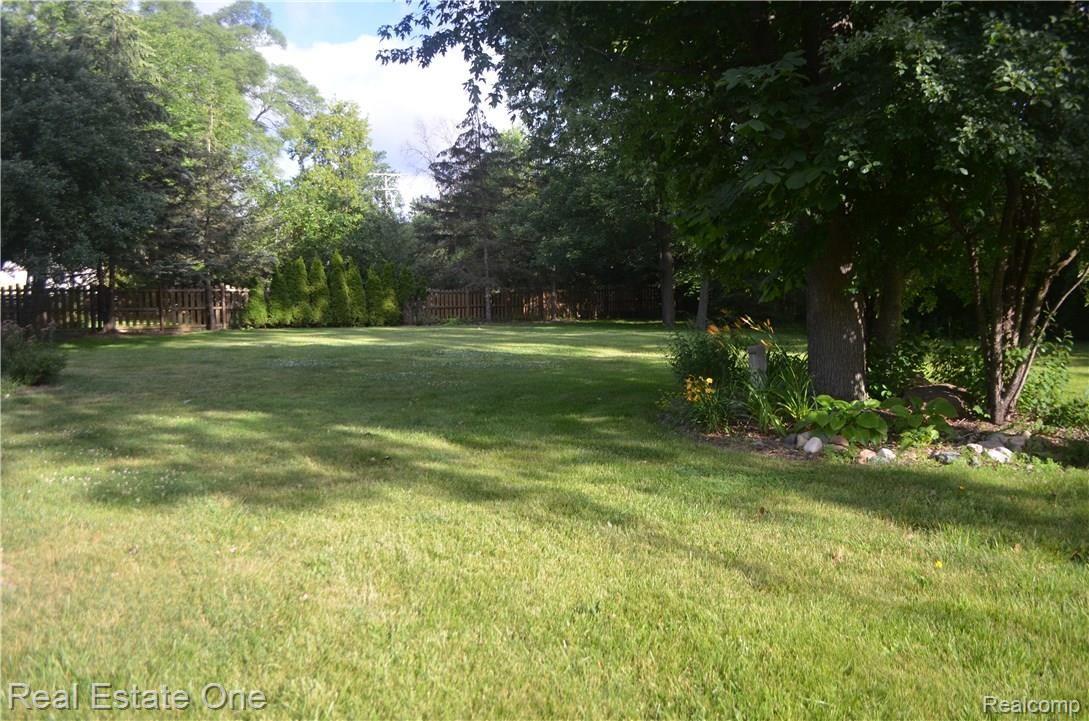 29230 Utley Road Farmington, MI 48334 - Photo 31 of 31 Private Yard