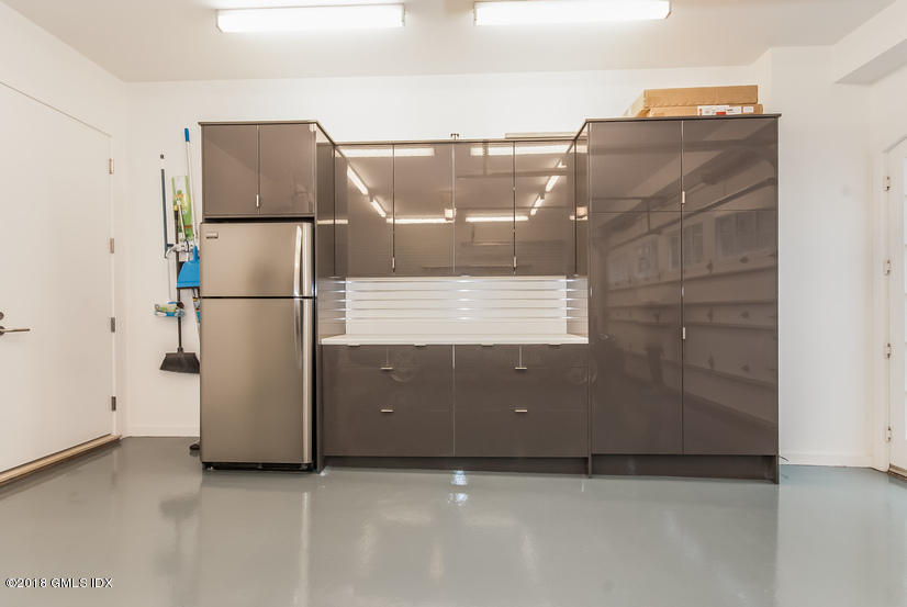 559 Steamboat Road, Unit A1 Greenwich, CT 06830 - Photo 15 of 17 15 garage-p496337