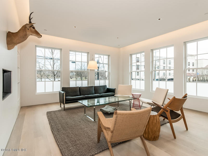 559 Steamboat Road, Unit A1 Greenwich, CT 06830 - Photo 3 of 17 3 living-room-p496334