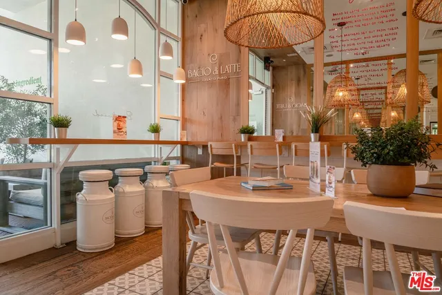 $1,249,000 | 11636 Montana Avenue, Unit 107, Los Angeles, CA 90049