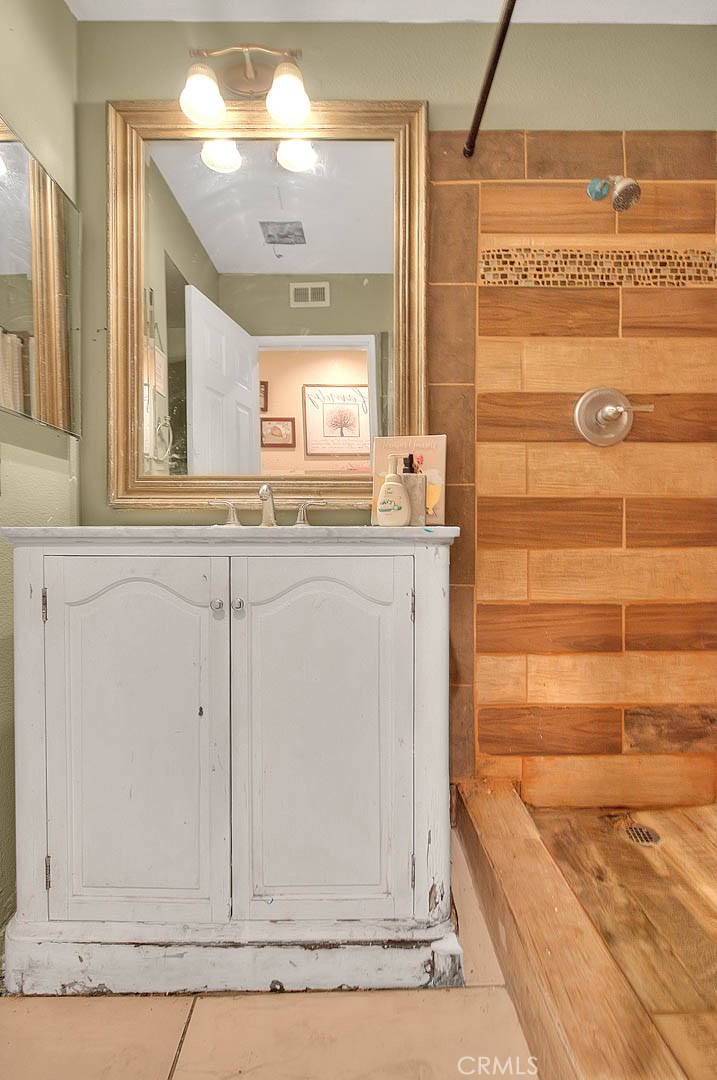 10 Skyline Lane Phillips Ranch, CA 91766 - Photo 30 of 74 Upper hallway bathroom