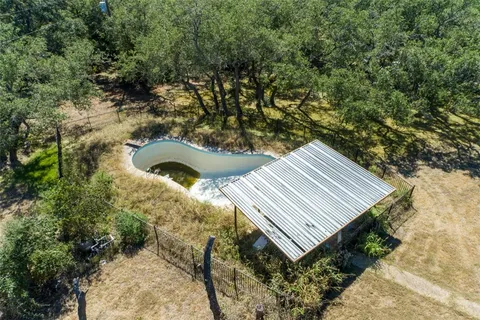 a view of back yard of the house