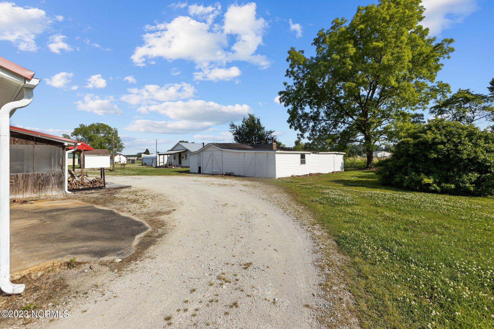 253 Hodges Road Chocowinity, NC 27817 - Photo 32 of 48 Circular Driveway