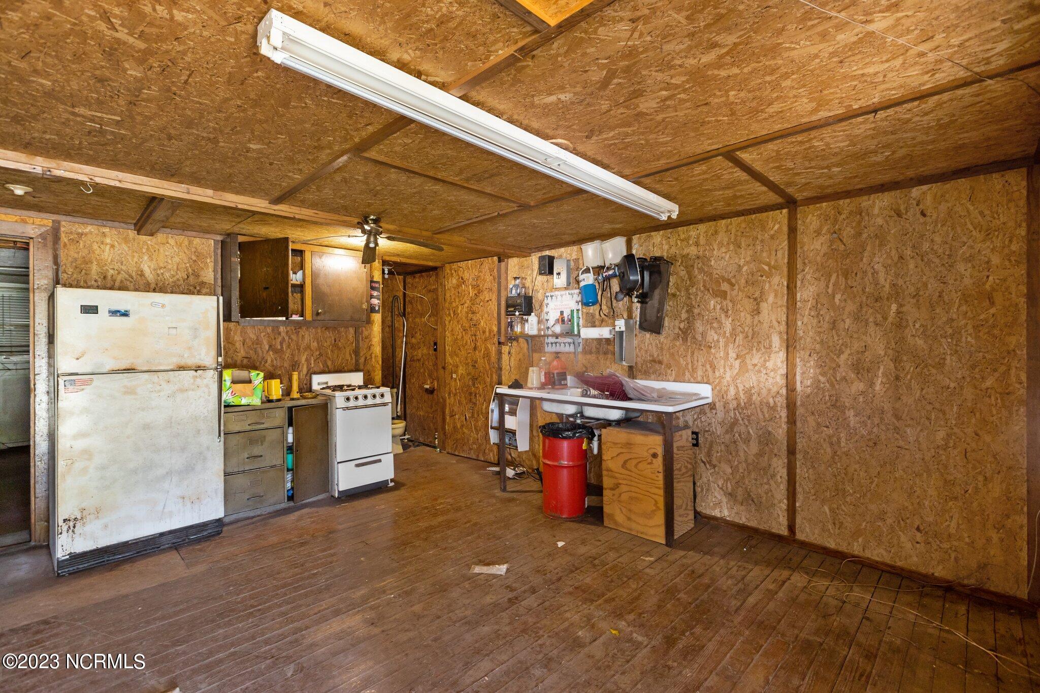 253 Hodges Road Chocowinity, NC 27817 - Photo 34 of 48 Outbuilding Interior