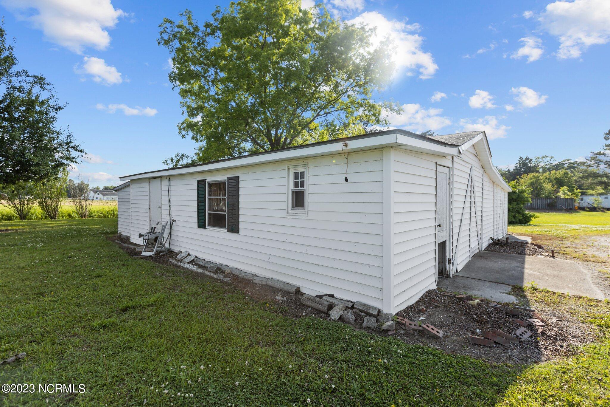 253 Hodges Road Chocowinity, NC 27817 - Photo 41 of 48 Additional Storage Building