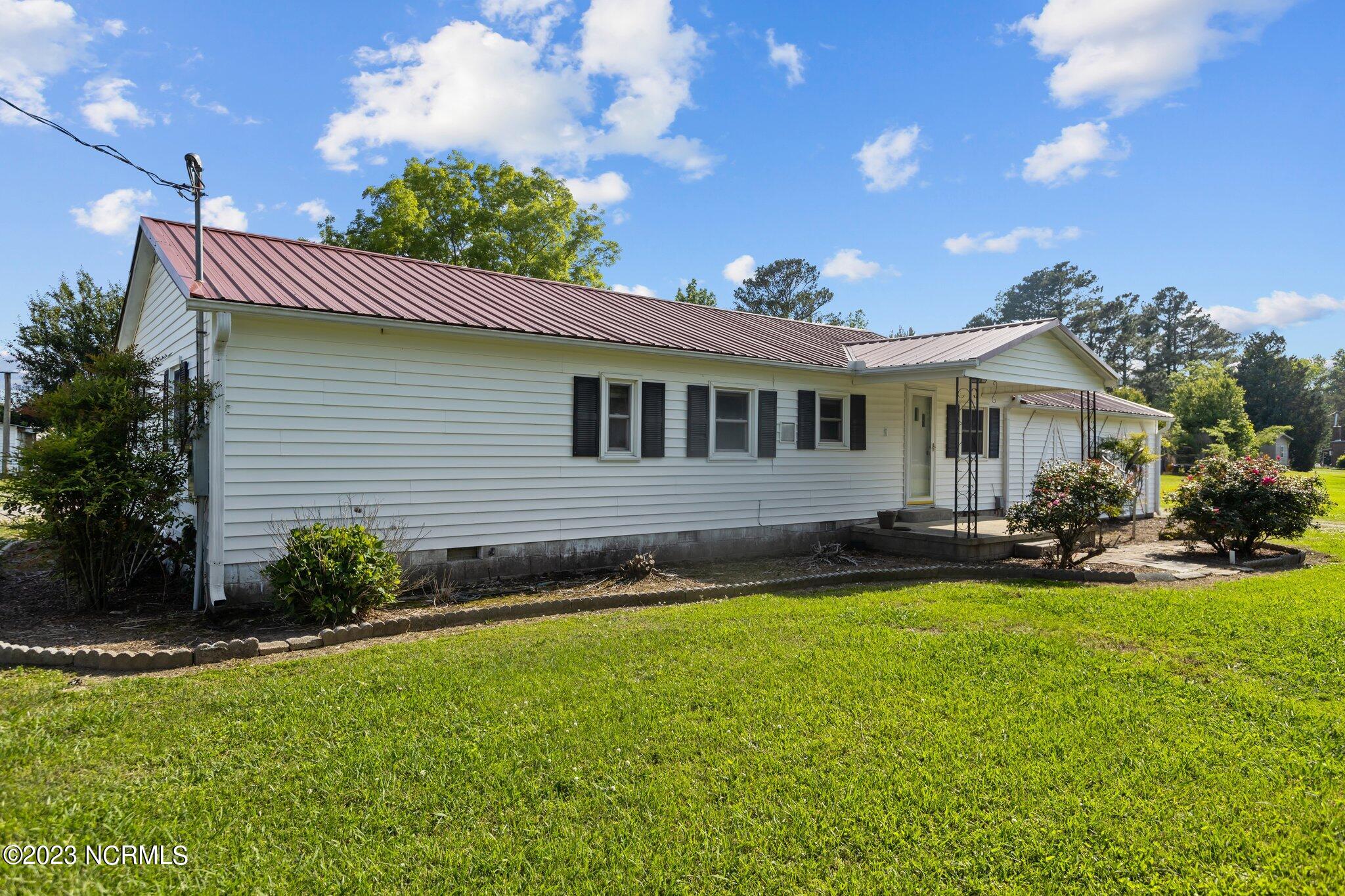 253 Hodges Road Chocowinity, NC 27817 - Photo 44 of 48 Front View