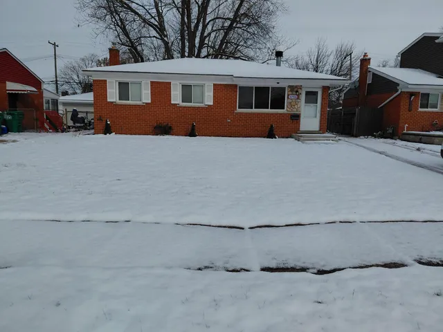 $229,900 | 30966 Dover Avenue, Garden City, MI 48135